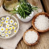 Banho de alecrim, sal grosso e louro